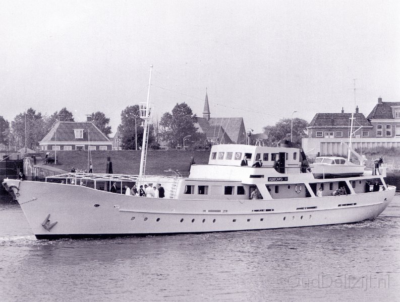 Haven Delfzijl Albecaro II in de binnenhaven 1963.jpg